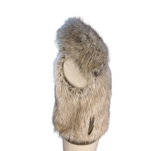 BB Dakota Cream and Tan Faux Fur Vest - Picture 8 of 15